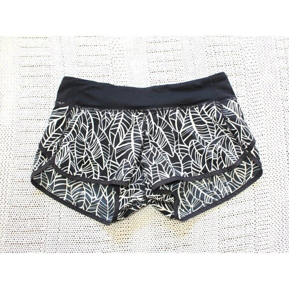 Lululemon Run Times Speed Black and White Women shorts Size 6 Leaf Print Sport - Picture 8 of 11